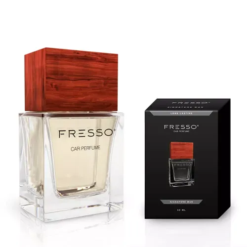 Fresso Perfumy Signature Man - Perfumy do samochodu Fresso to niezwykle eleganckie i wielowymiarowe kompozycje zapachowe zawarte w pięknej szklanym flakonie z gustowną, drewnianą nasadką.